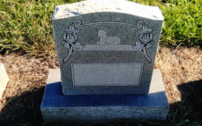 Children memorials can be created on a upright, slanted, flat or custom shape monument.